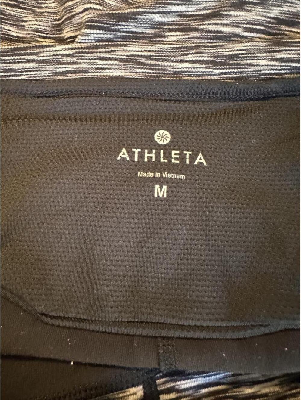 Athleta Women's Shorts - Picture 4 of 4